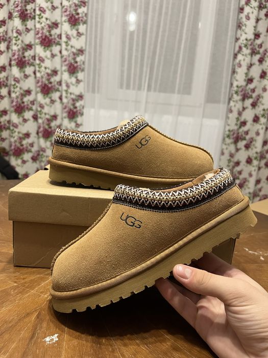 Papuci UGG Tasman