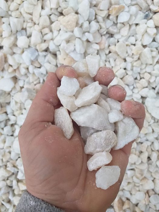 Pietris decorativ tip mozaic marmura alba