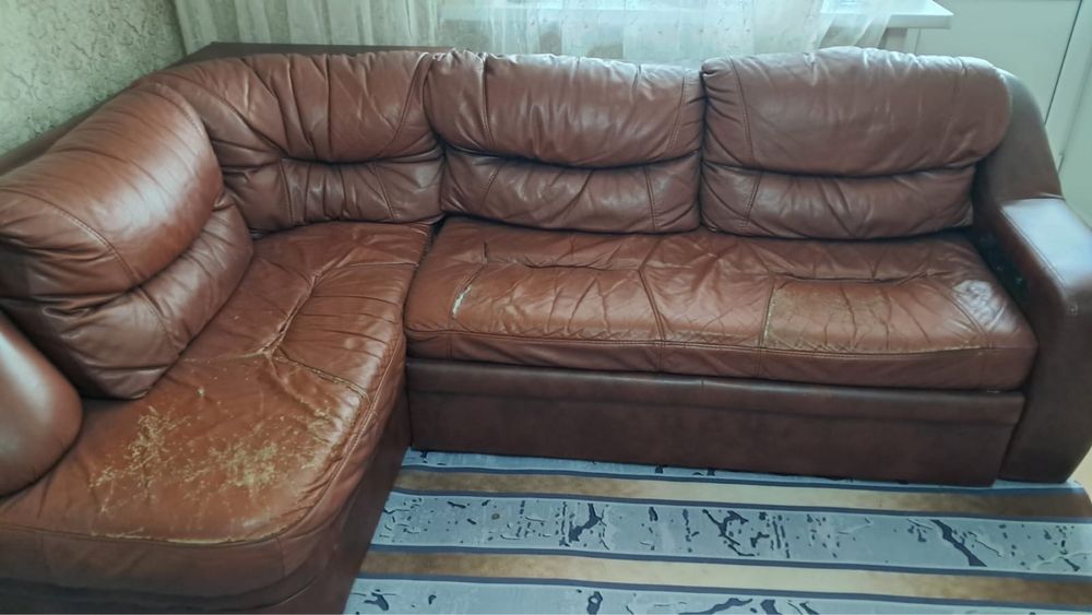 Угловой диван, кожанный