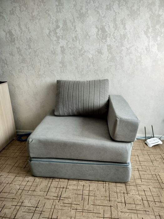 Бескаркасные кресло