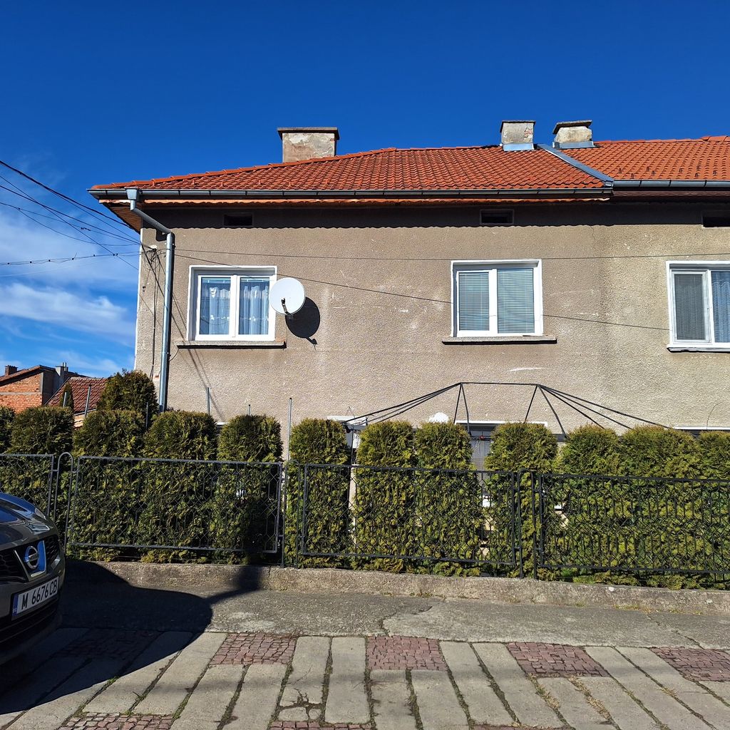 Продава се Къща в Берковица - 71 кв.м за 683 €/кв.м - Снимка #8