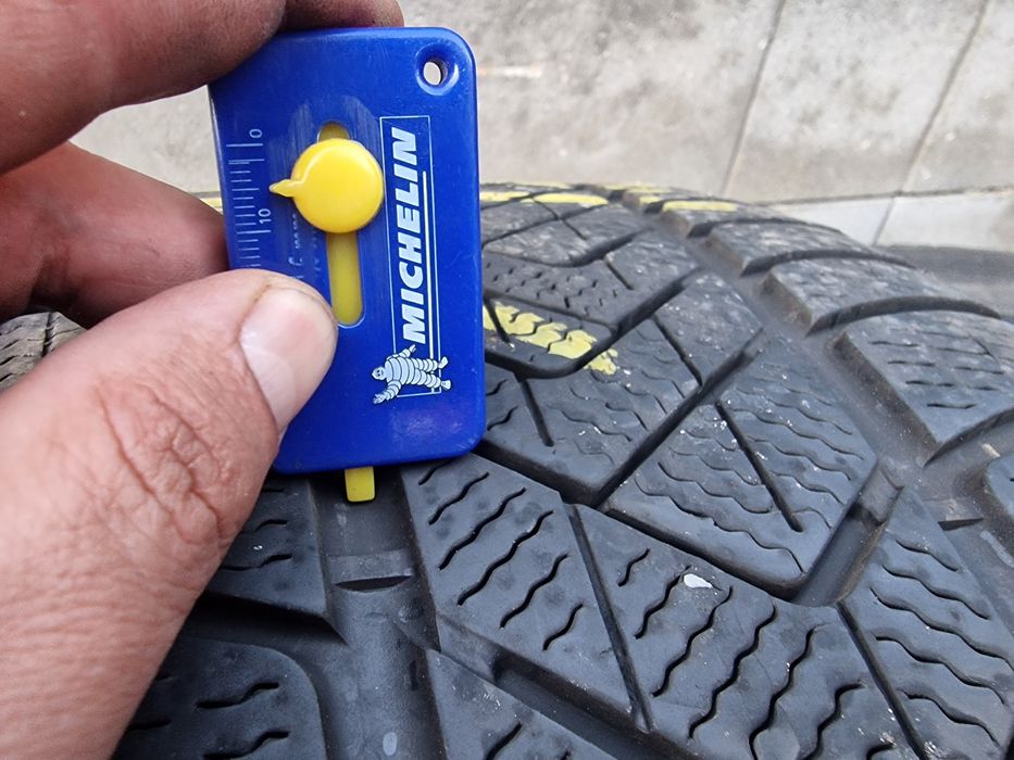 Anvelope 275/35R19 marca Pirelli, M +S, DOT 2021