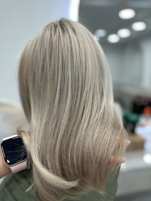 Наращивание волос стилист парикмахер