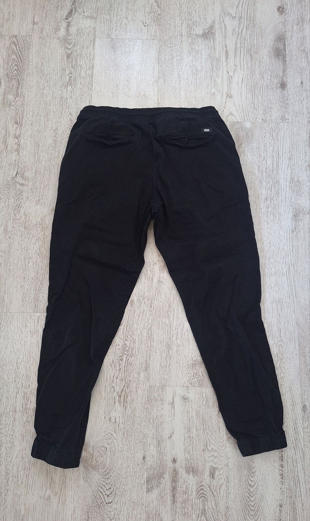 Дънки и панталони Zara