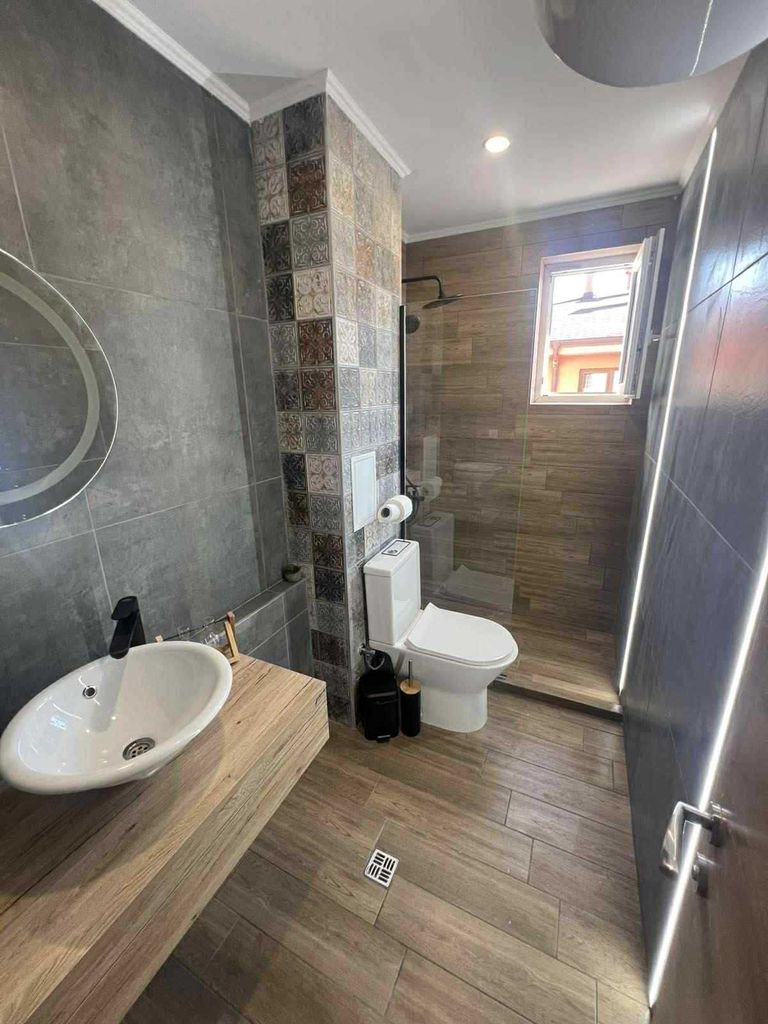 Дава се под наем Тристаен апартамент в Пловдив, Остромила - 100 кв.м за 612 € - Снимка #7