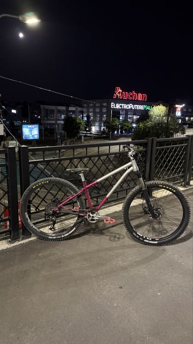 bicicleta kona explosif