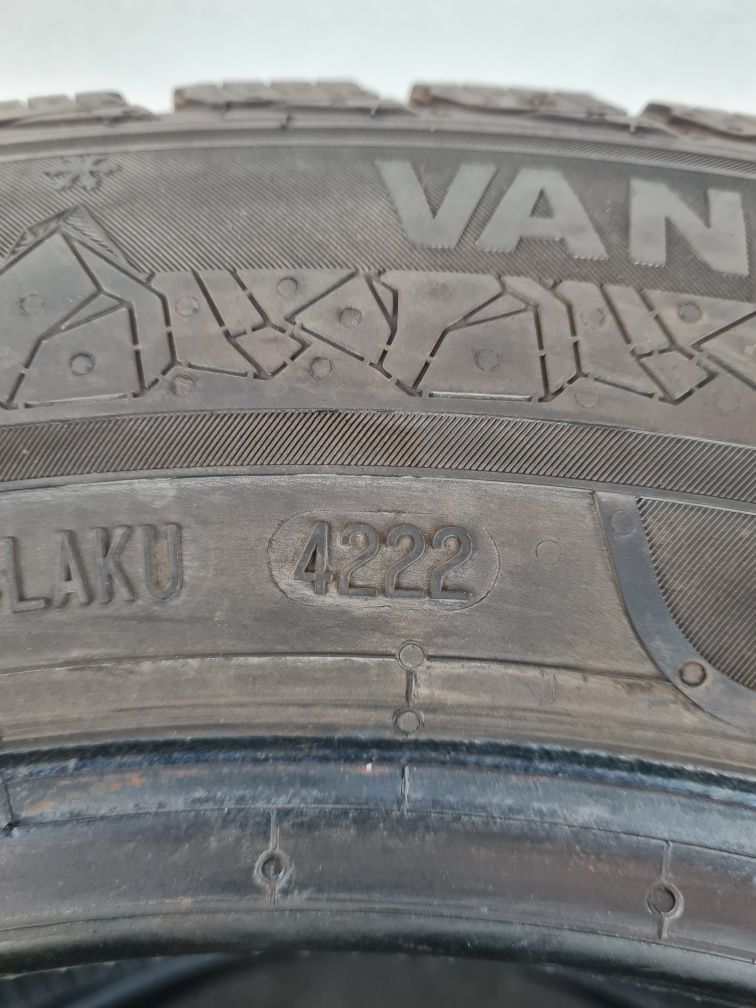 Зимни гуми за Бус 2 броя SEMPERIT VanGrip3 205 65 R16C дот 4222