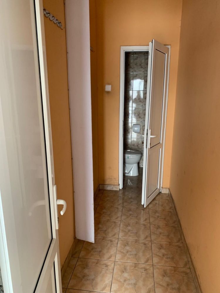 2 Spatii Comerciale De Inchiriat