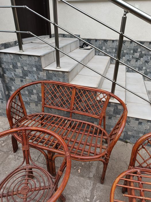 Ратанови мебели за двор и градина