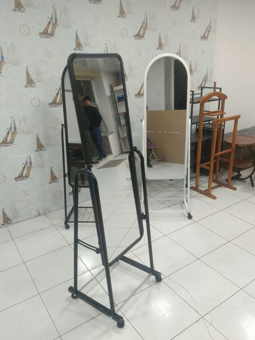 Зеркало напольное