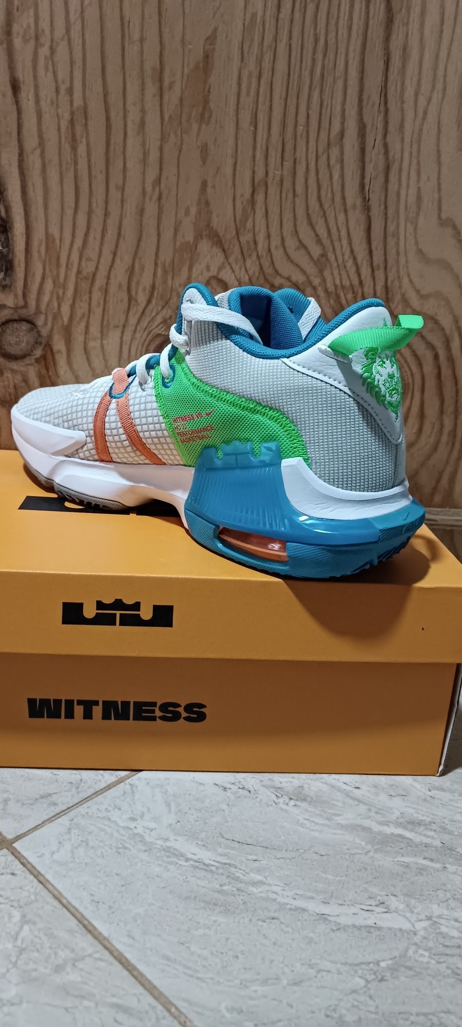 Nike Lebron Witness 7