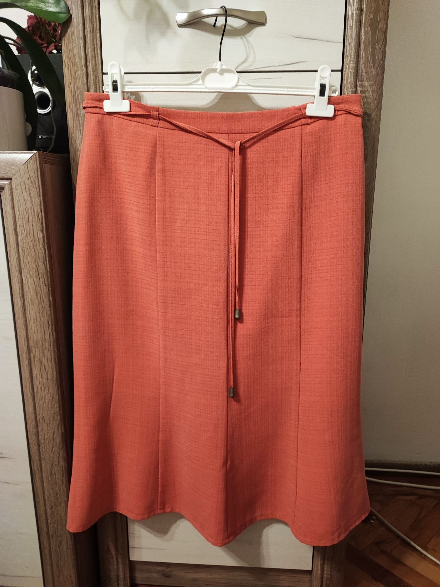 Fusta coral lungime 3/4