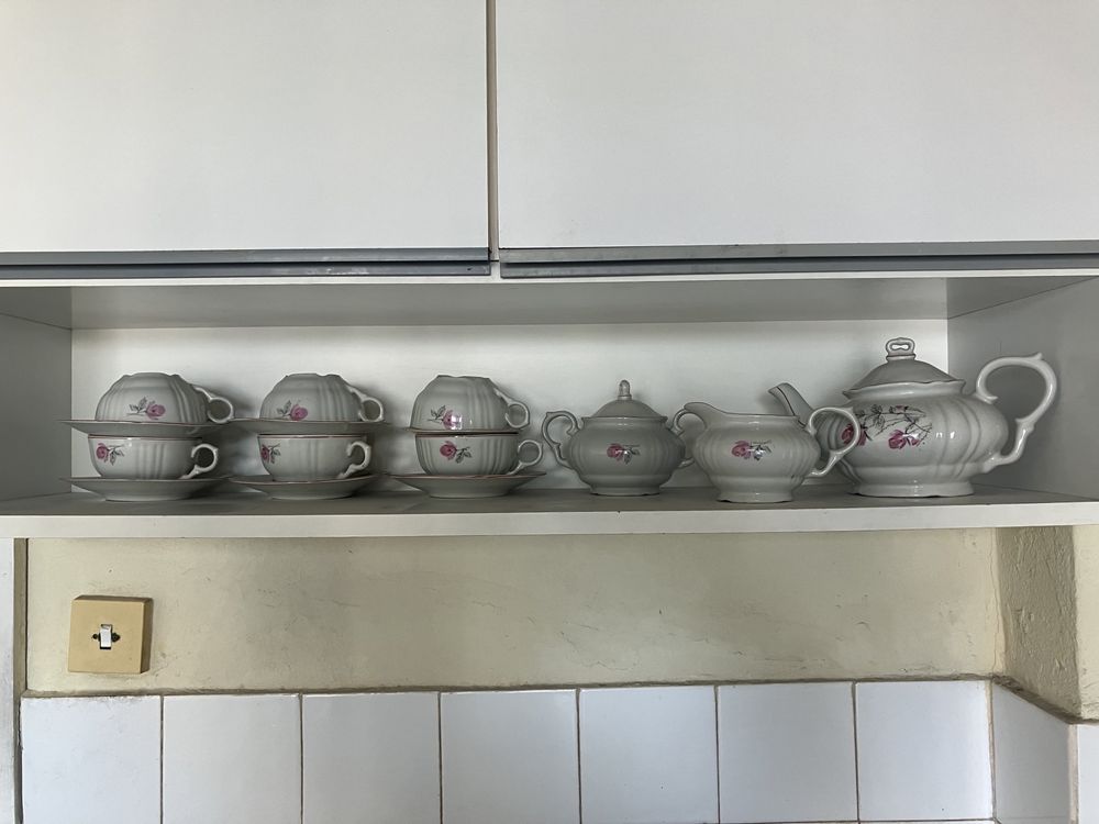 Порцеланов Комплект за чай