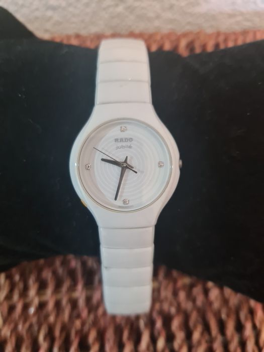 Дамски часовник,, Rado" с четири бели диаманта
