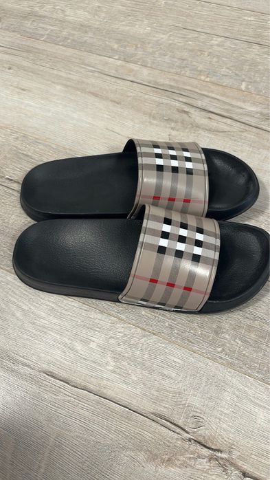 Slapi Burberryy Marimea 43
