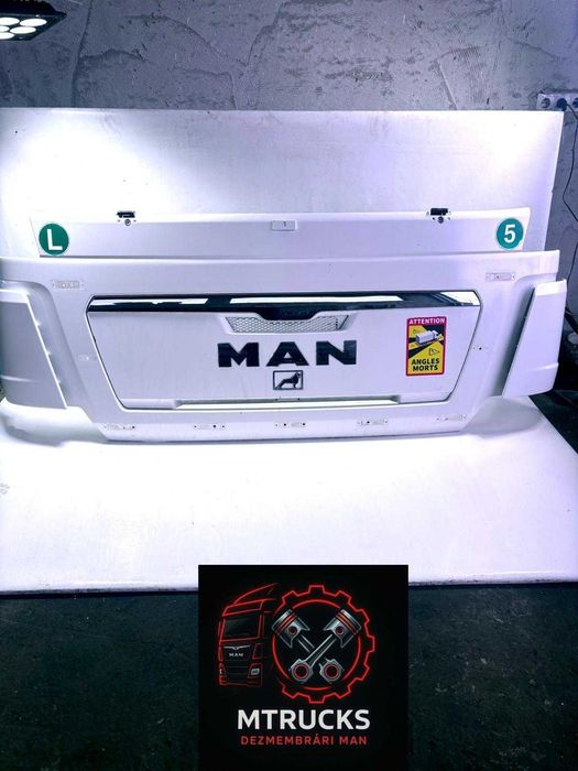 Capotă MAN TGX Fibra sticla cu locașuri pentru luminile de poziție