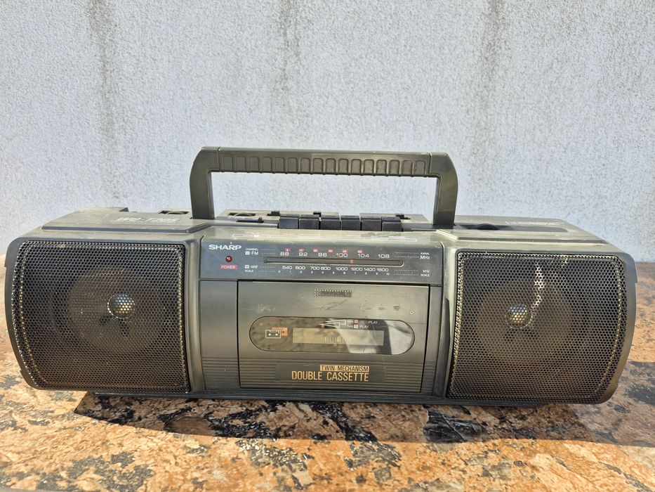 Radio Casetofon marca Sharp model WQ205T(GY)-functional