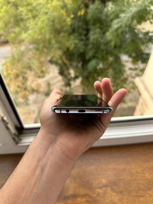 Samsung Galaxy S10 5G 256 Gb holati zor