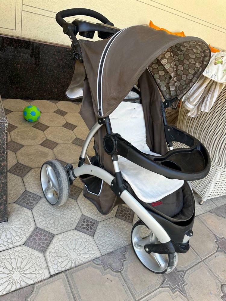 Kolyaska baqvat kachestvasi zor 4,5 yil oldin olingan holati zor