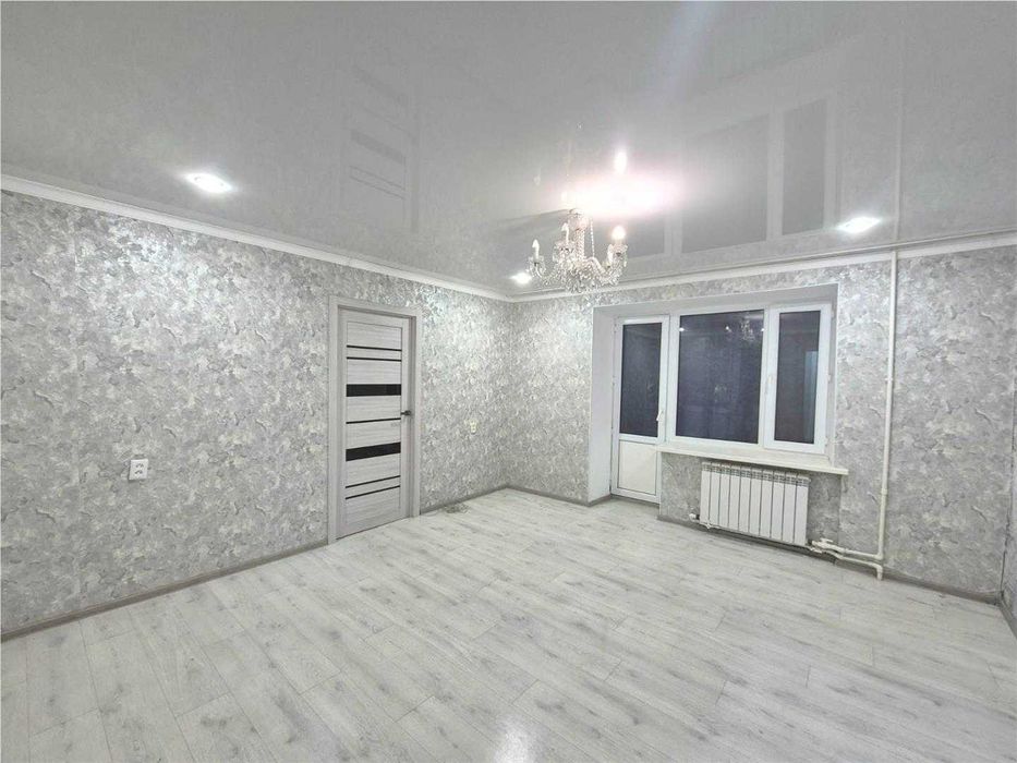 Продам 3 комн квартиру на 6 мкр на 2/9 эт