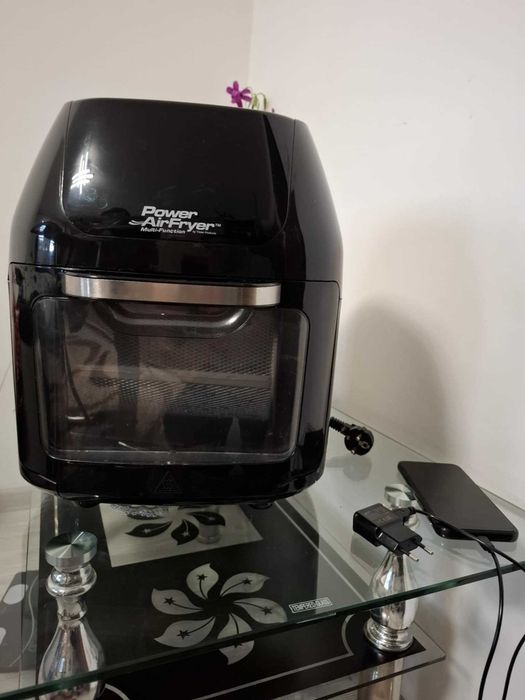 Vând Air Fryer...