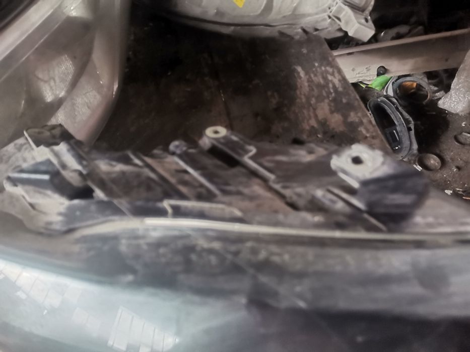 Оргинален Десен фар за vw polo 6r1