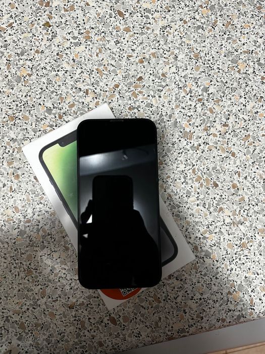 Vand iphone 14 cu 6 huse