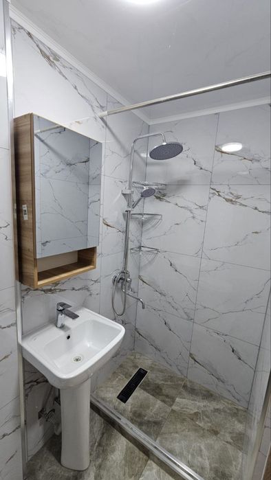 Продается однокомнатная квартира в центре города с хорошей локацией.