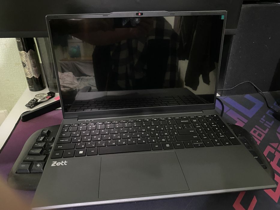 Ноутбук ZETT BOOK 5