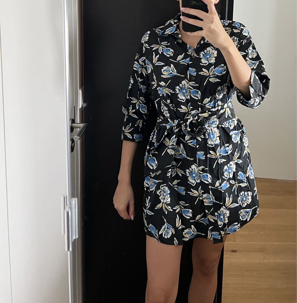 Рокля Zara Нова.