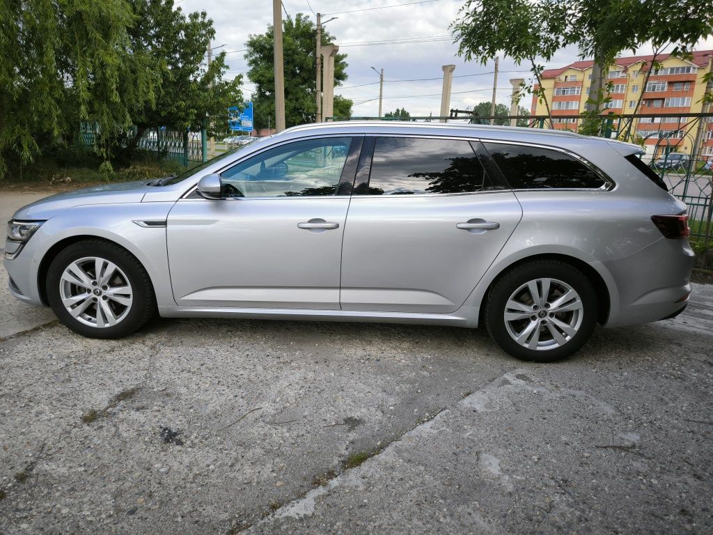 Renault Talisman Break an 2017,navi mare