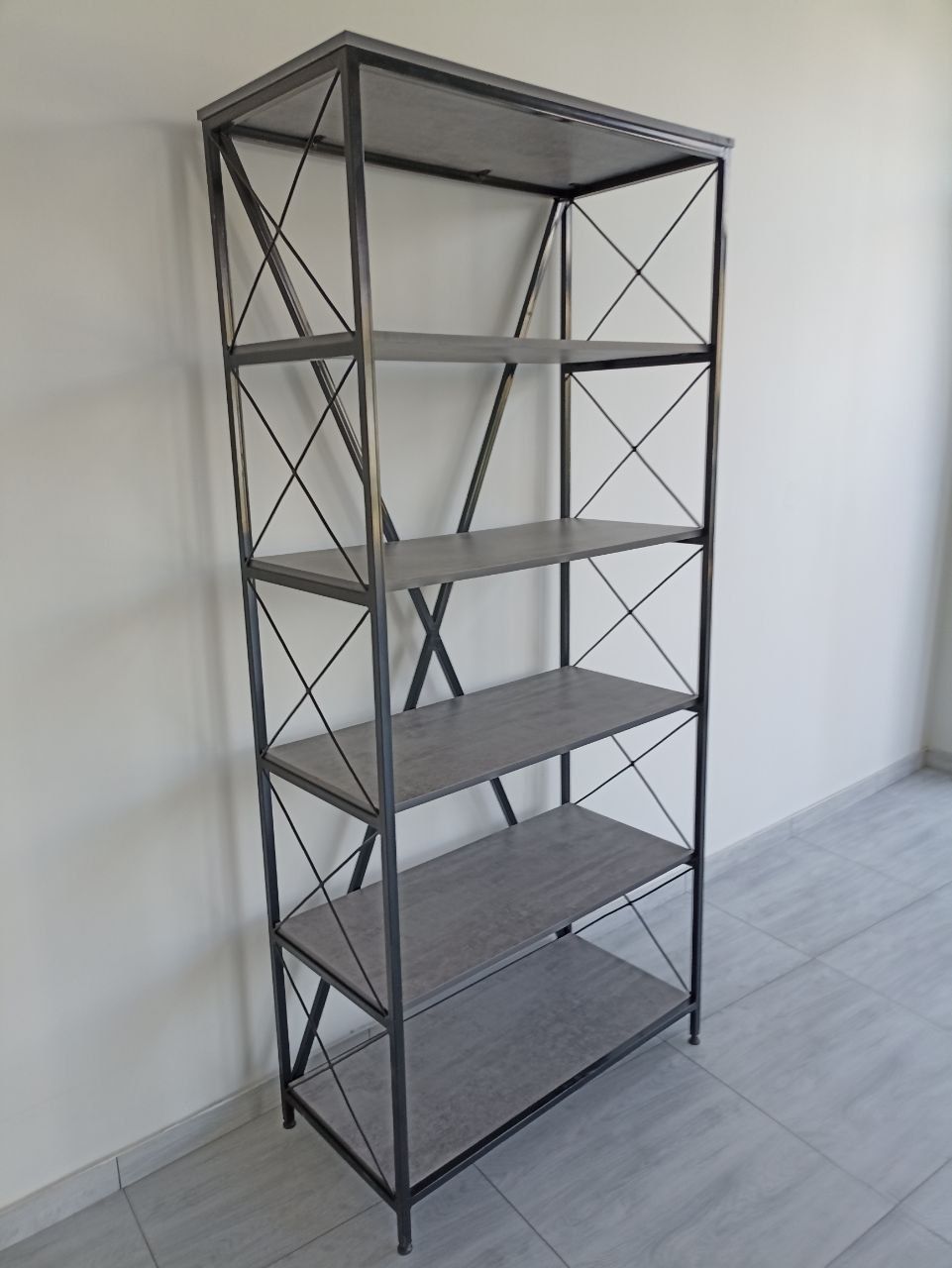 Stilaj loft mebel