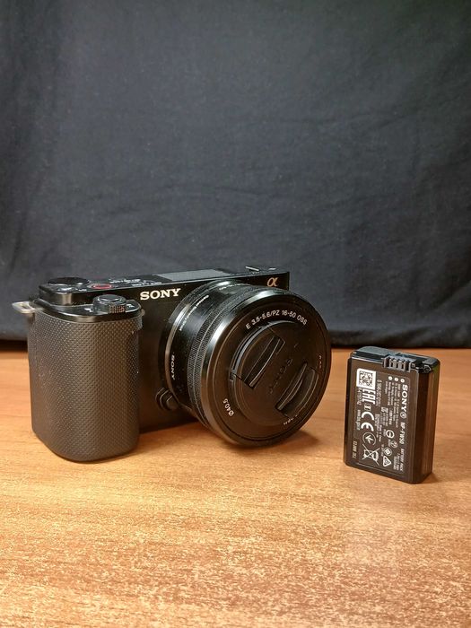 Sony ZV-E10 + обектив Sony SEL 16-50mm f/3.5-5.6 PZ