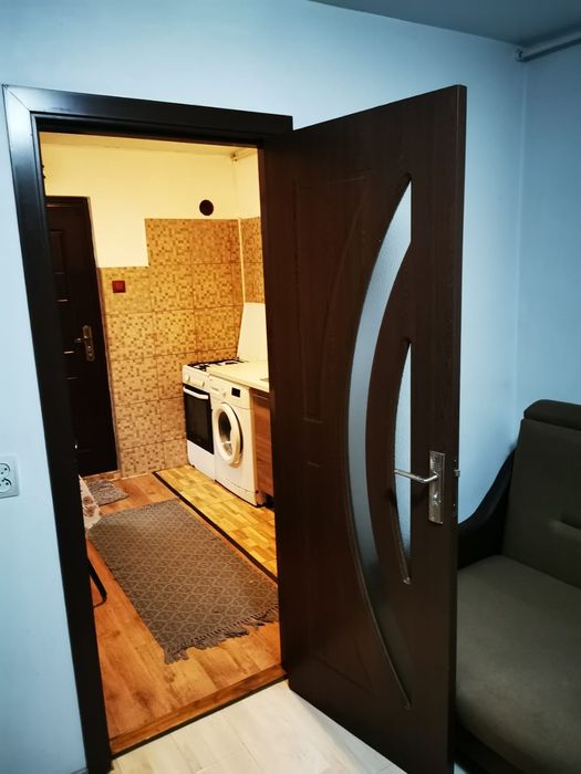 Inchiriez garsoniera