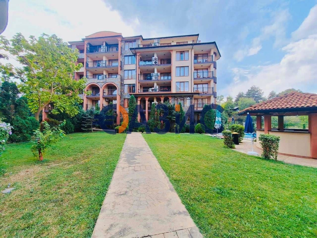 Продава се Едностаен апартамент в Царево - 53 кв.м за 840 €/кв.м - Снимка #1
