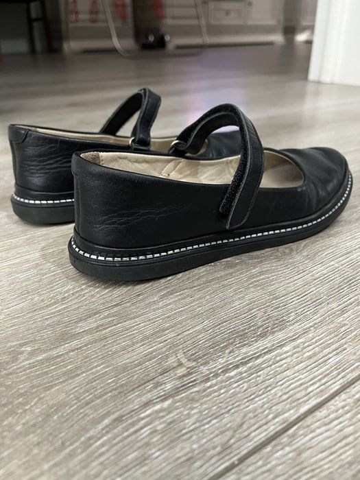 Продам  туфли школьные