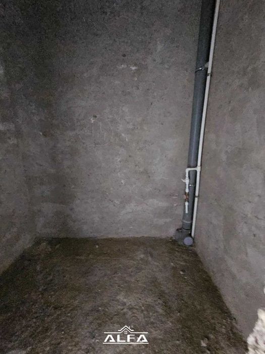 Buxoroda kvartira sotiladi 1 xonali 46m² 3-qavat.