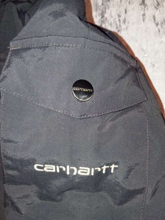 Vând geacă de bărbați Carhartt!
