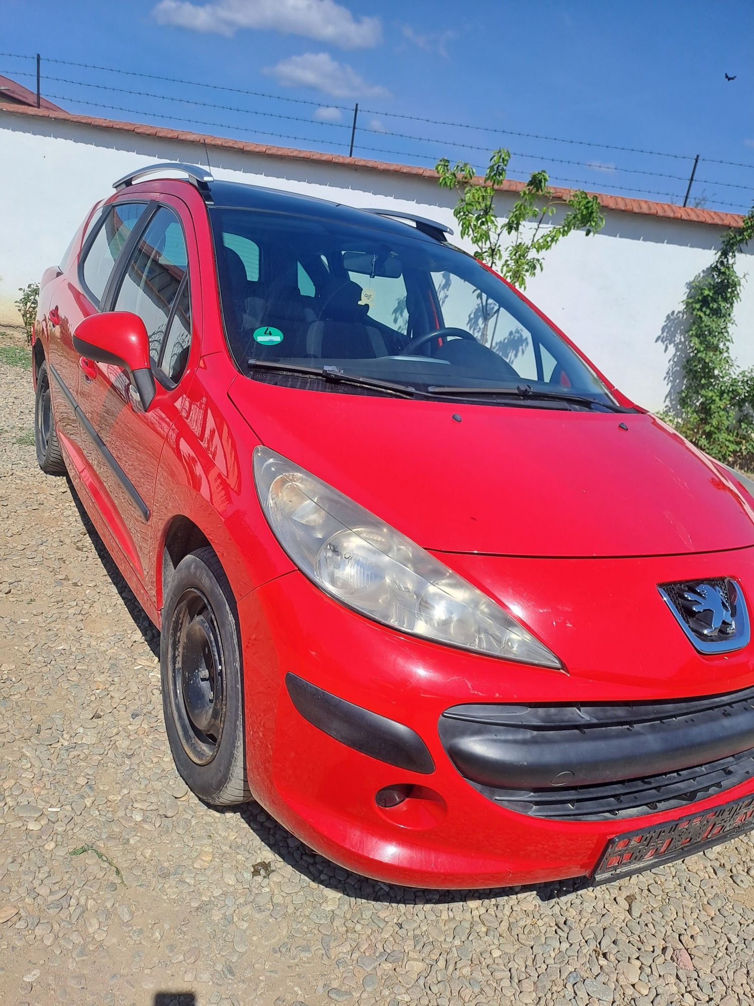 Dezmembrez Peugeot 207 2009 motor 1.6 HDI motorul se da cu proba