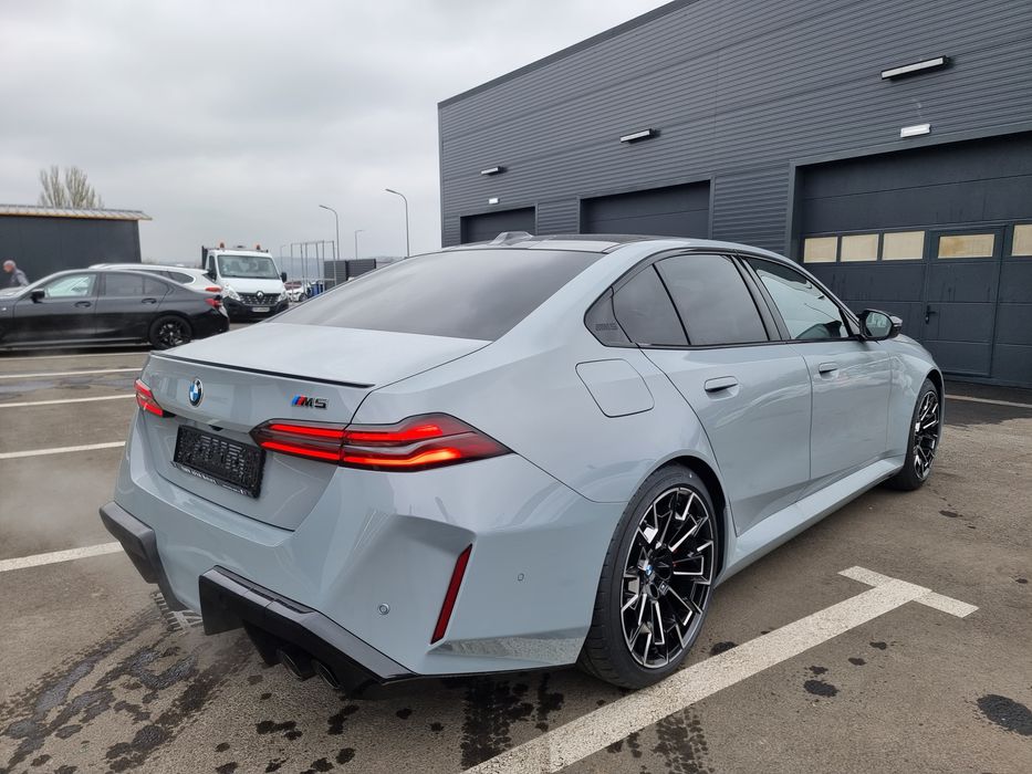 Inchirieri auto/rent a car/new M5/masini ieftine