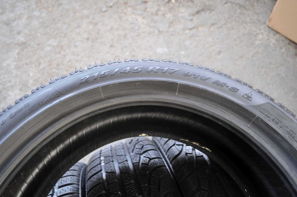 # SET 4 Anvelope Iarna 215/45 R17 PIRELLI Sottozero winter 240 serie2