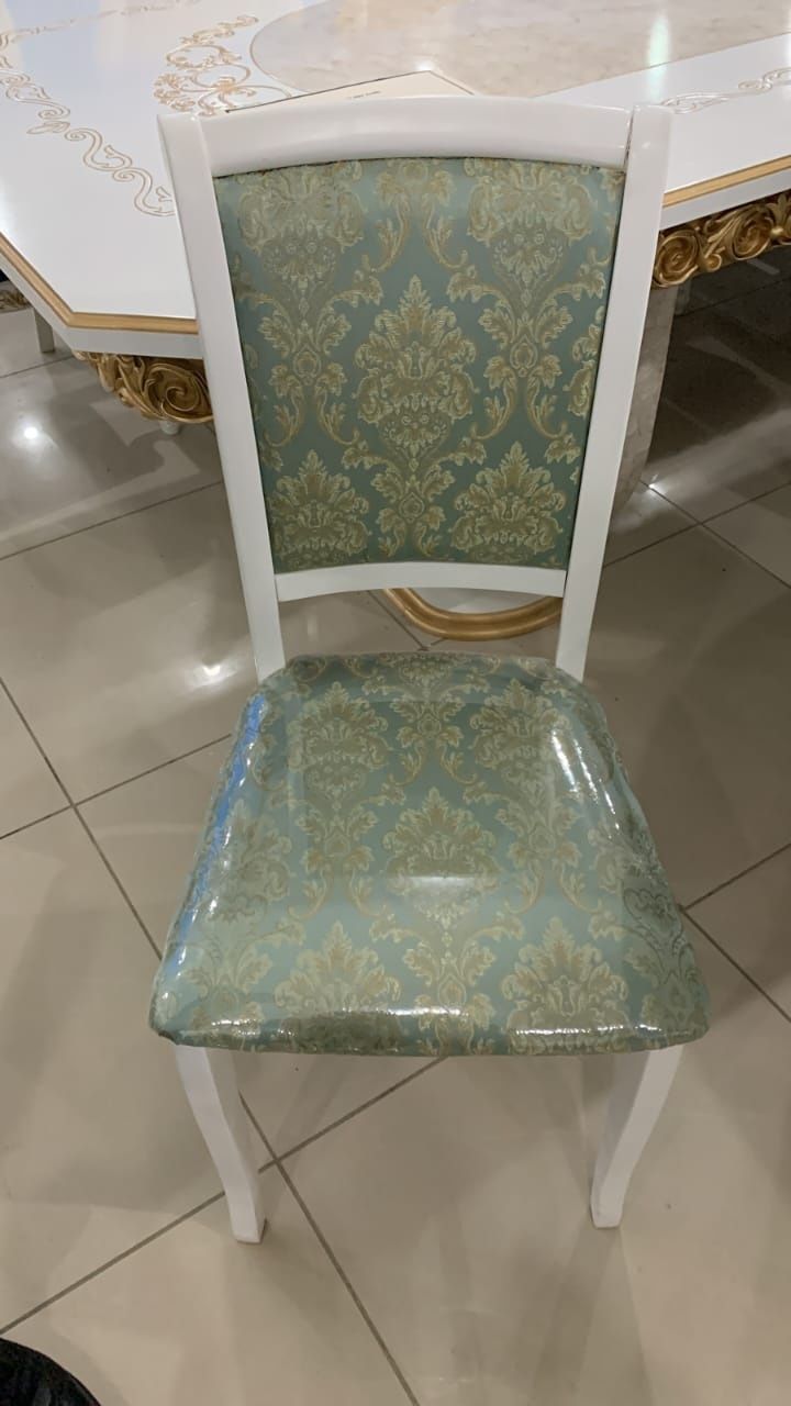 Продам стуля новый