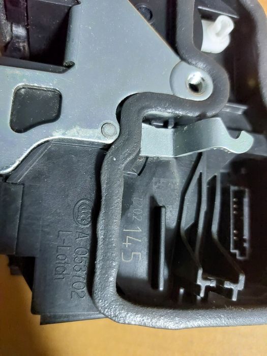 Broasca usa stanga spate BMW seria 1 2 3 4 5 6 7 cod 7202147