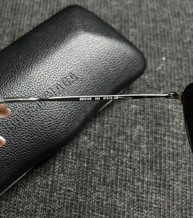 Слънчеви очила Balenciaga-с брандирани стъкла