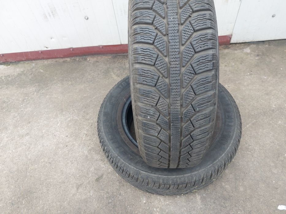 100 lei bucata! Doua anvelope M+S/IARNA 185 70 14 Semperit