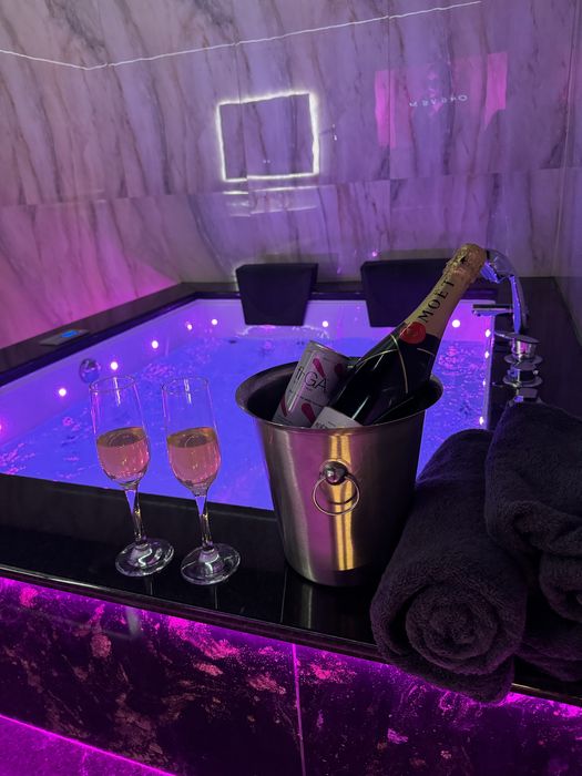Garsoniera lux cu jacuzzi