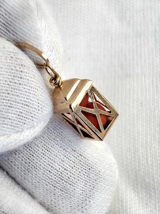 pandantiv aur 14k felinar cu coral natural designer italia 1967 unicat