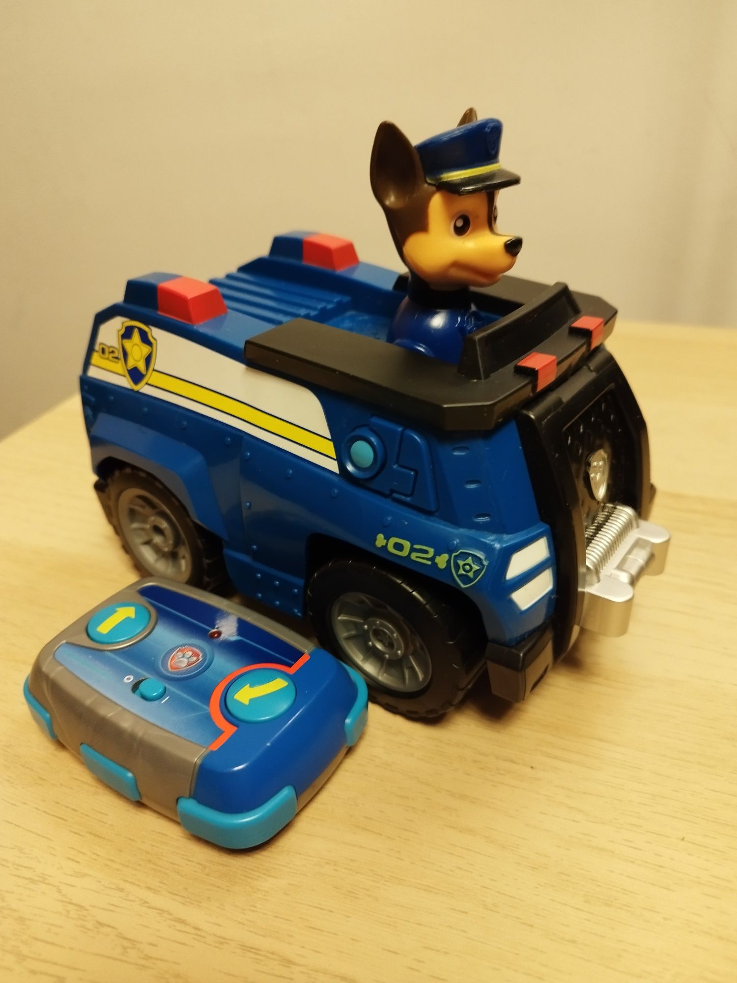 Mașina Paw Patrol cu telecomanda