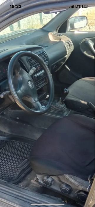 Ниссан примера 1,6