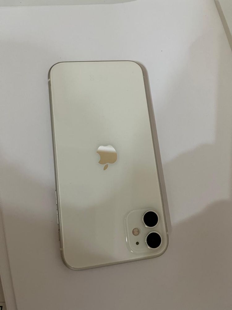 iPhone 11 / 128GB